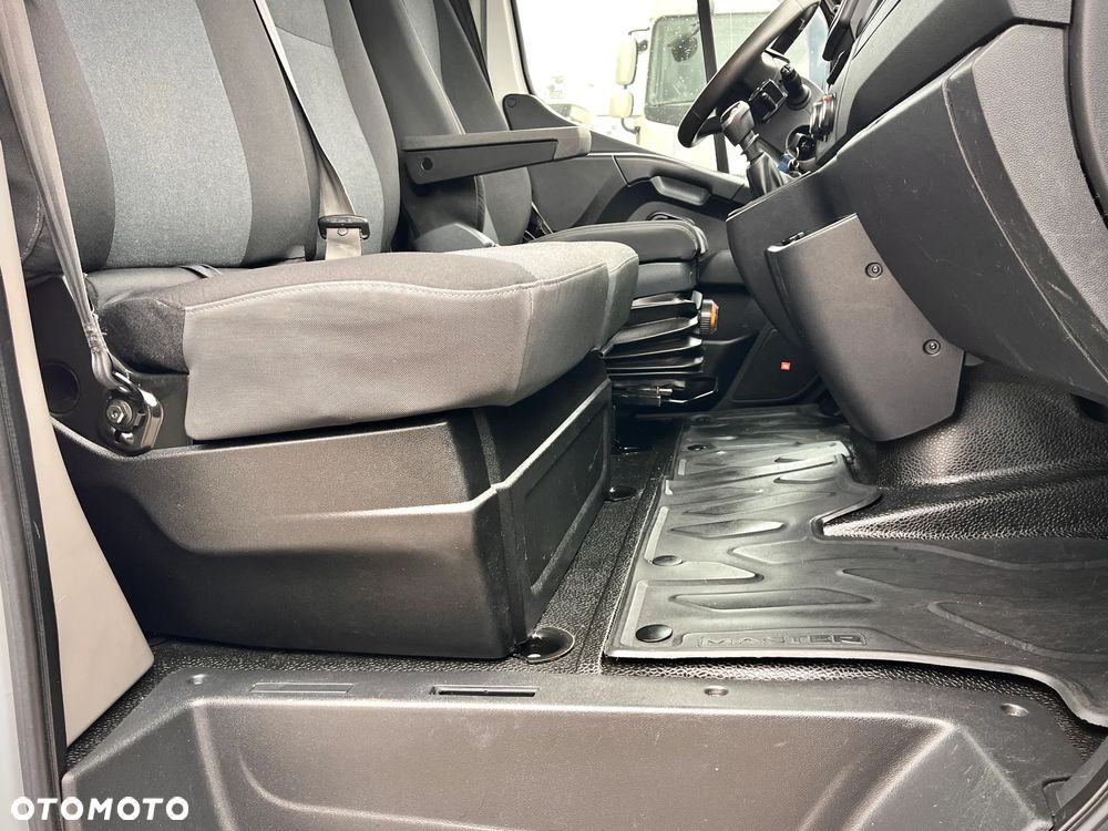 Renault MASTER 2.3 180KM / SALON POLSKA / BOGATA WERSJA / PIERWSZY WŁAŚCICIEL - 18