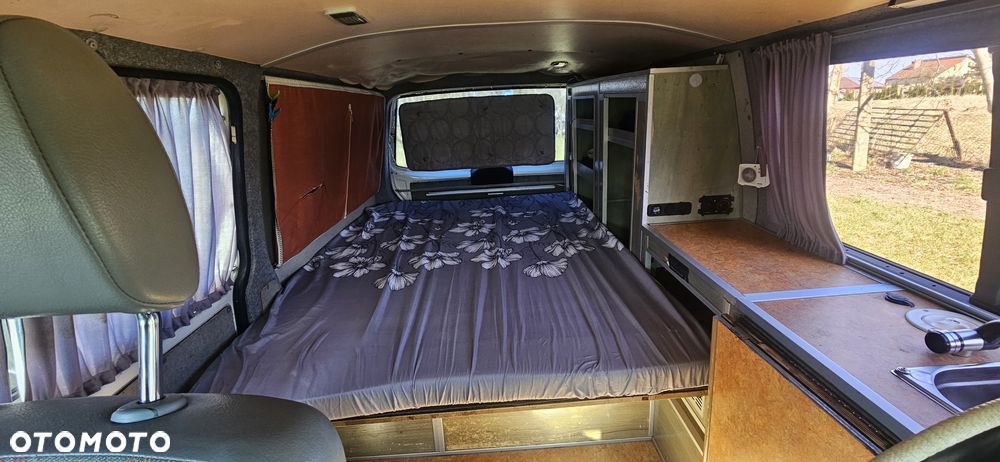 Volkswagen T5 - 12