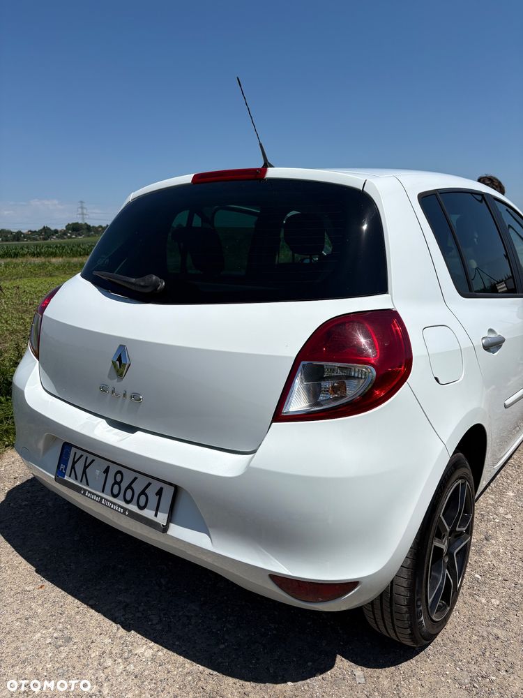 Renault Clio 1.2 16V Campus Authentique - 6