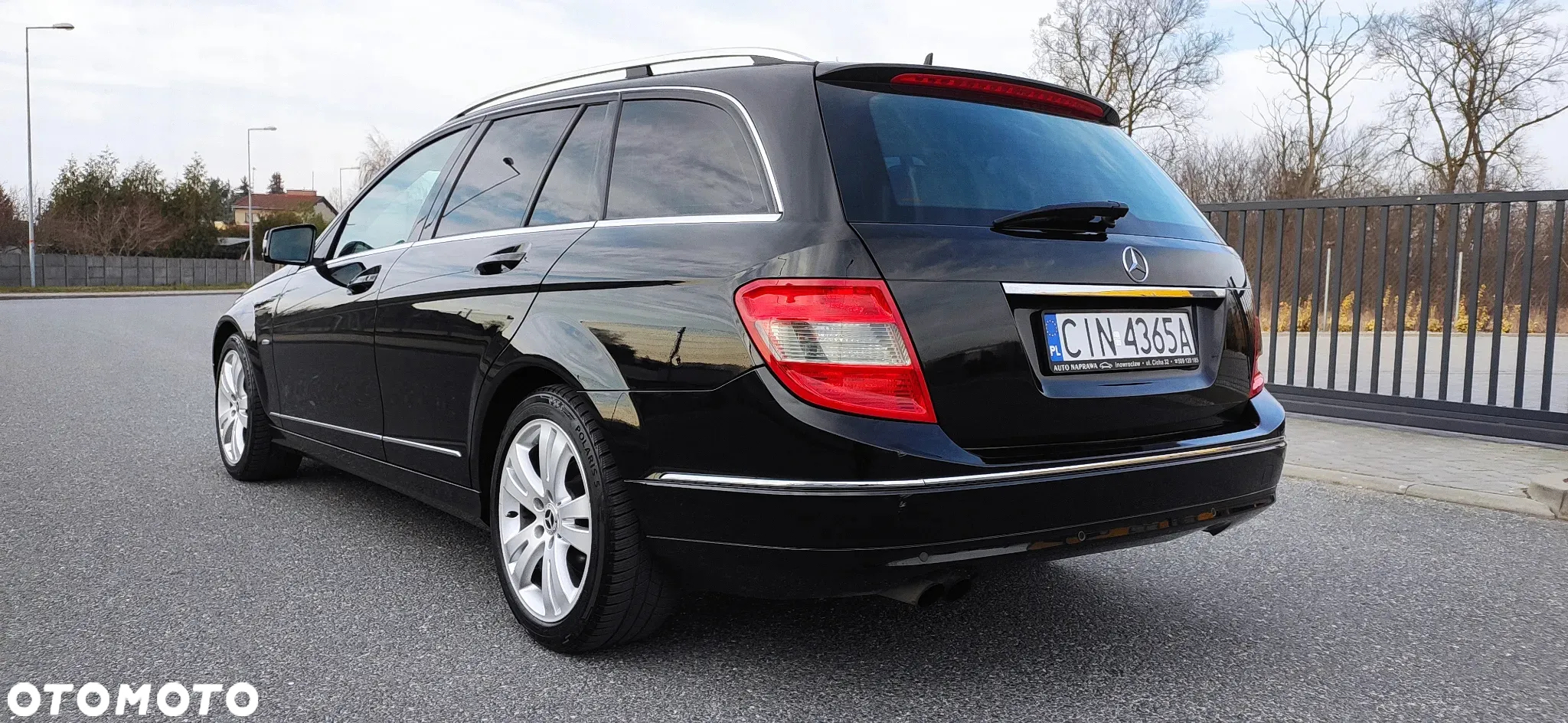 Mercedes-Benz Klasa C 180 T CGI Automatik BlueEFFICIENCY Avantgarde - 3