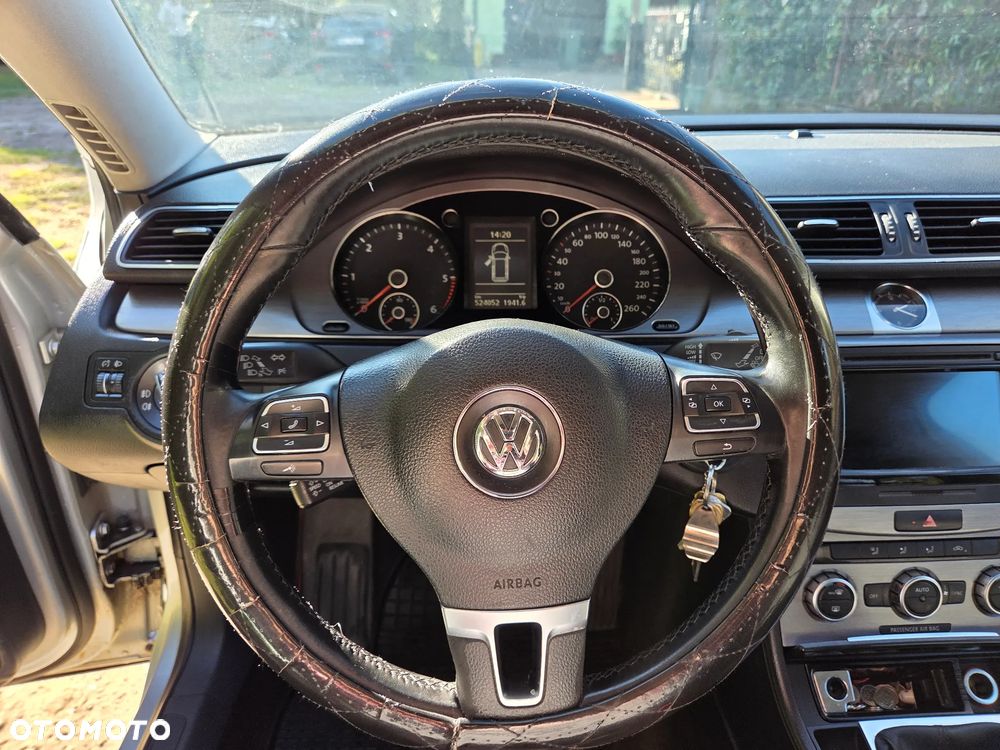 Volkswagen Passat 2.0 TDI Comfortline - 24
