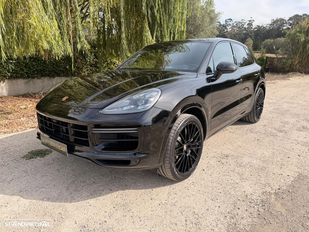 Porsche Cayenne Turbo - 1