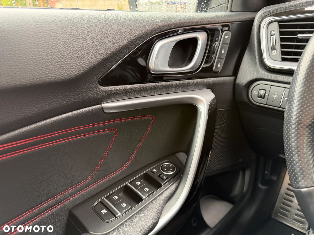 Kia ProCeed 1.6 T-GDI GT DCT - 12