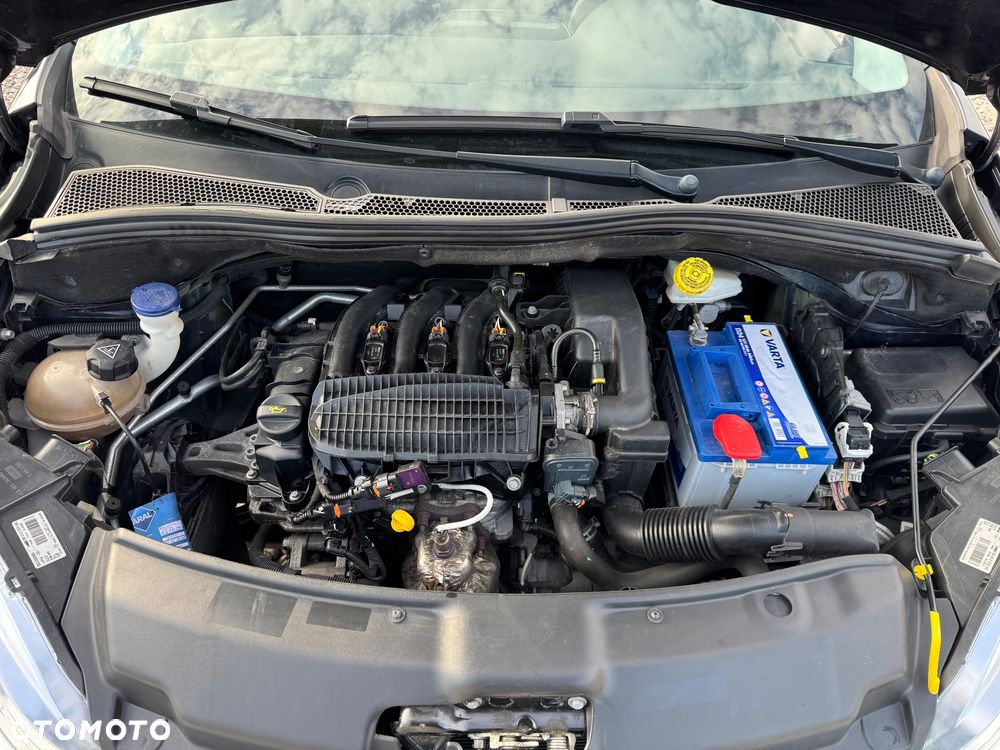 Peugeot 208 - 14