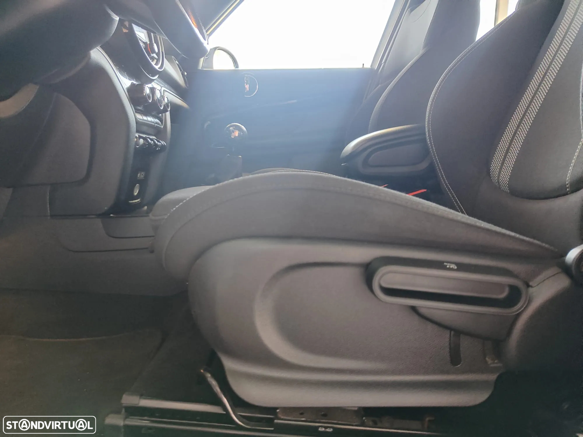 MINI Countryman One D - 24