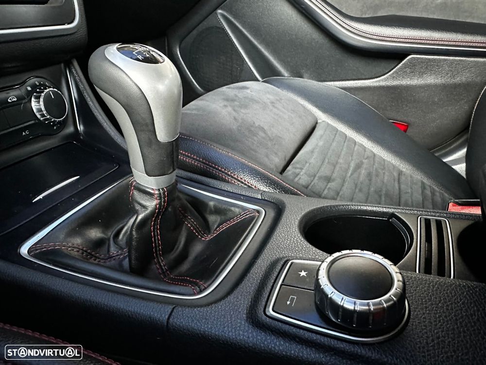 Mercedes-Benz CLA 180 d AMG Line - 33