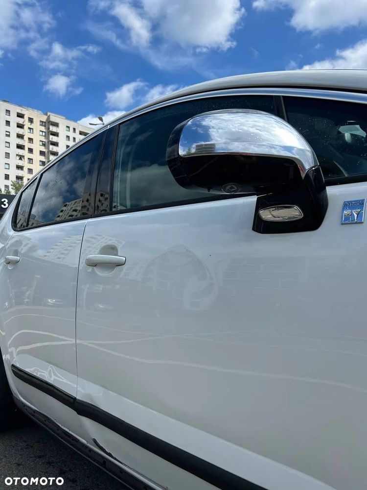 Peugeot 3008 Hybrid4 - 7