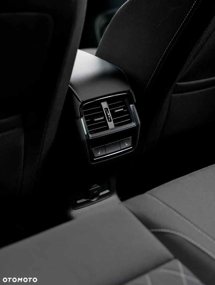 Skoda Karoq 1.5 TSI ACT Sportline DSG - 12