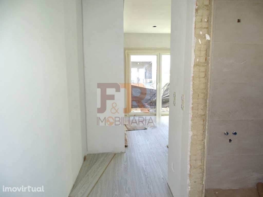 Geminada Duplex T3 com Pérgula Fernão Ferro - Grande imagem: 5/16