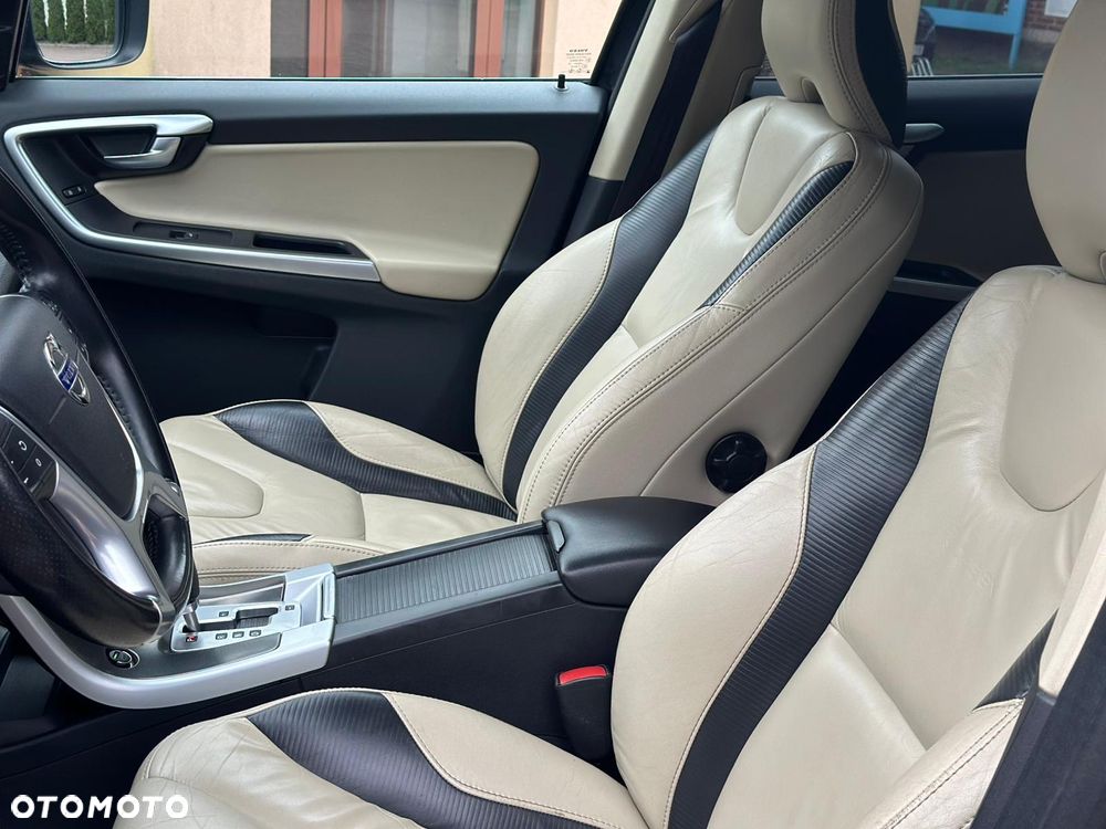 Volvo XC 60 D5 AWD RDesign - 11