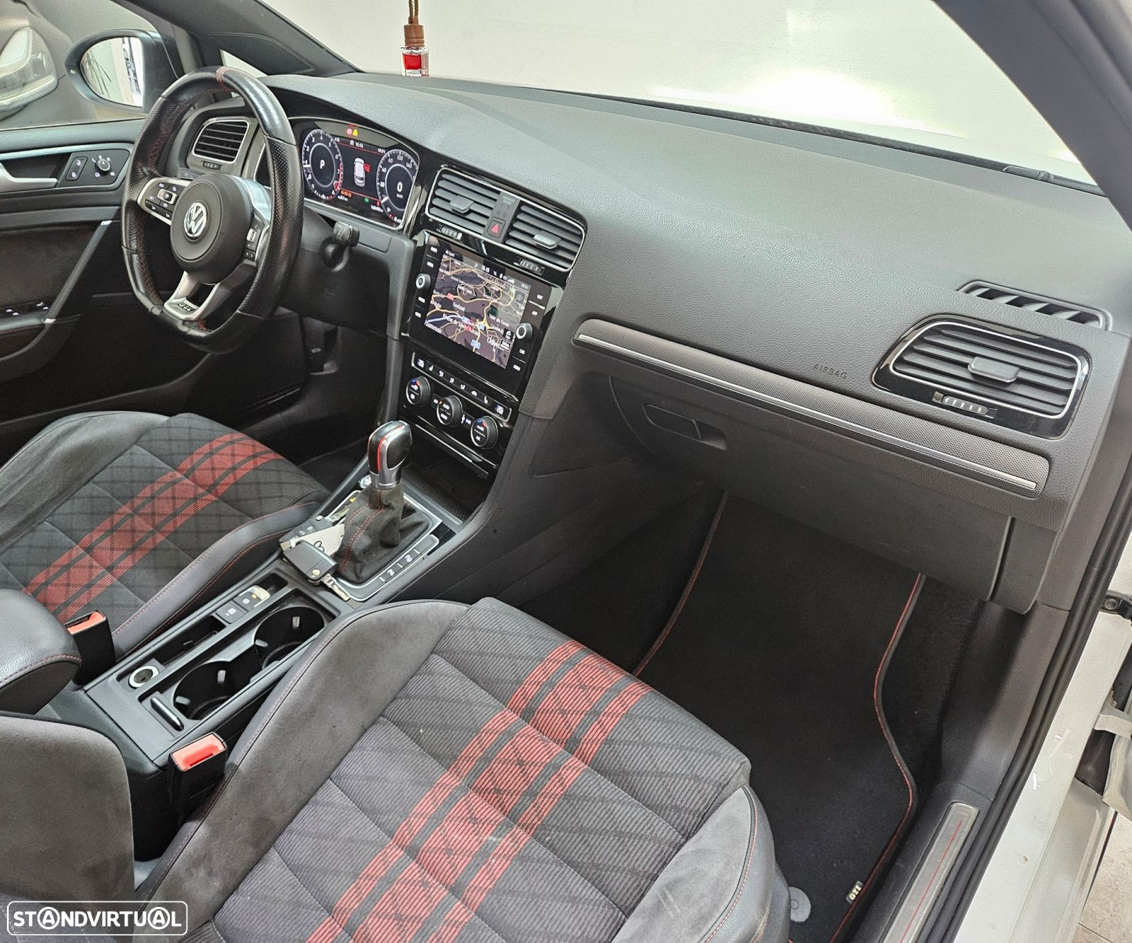 VW Golf GTI TCR 2.0 TSI OPF DSG - 53