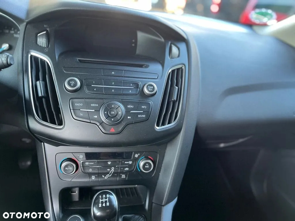 Ford Focus 1.6 Gold X (Trend) - 12