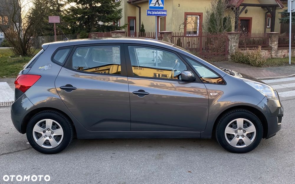 Kia Venga 1.6 L - 12