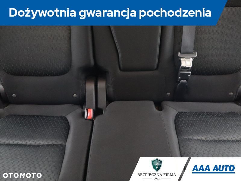Mitsubishi Outlander - 12