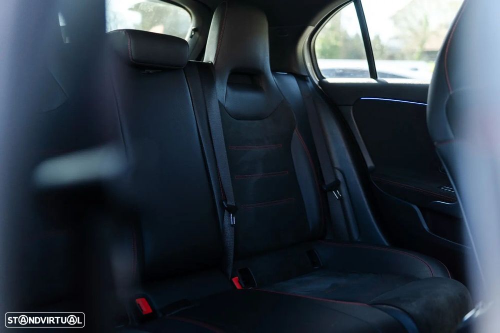 Mercedes-Benz A 180 d 7G-DCT AMG Line - 31