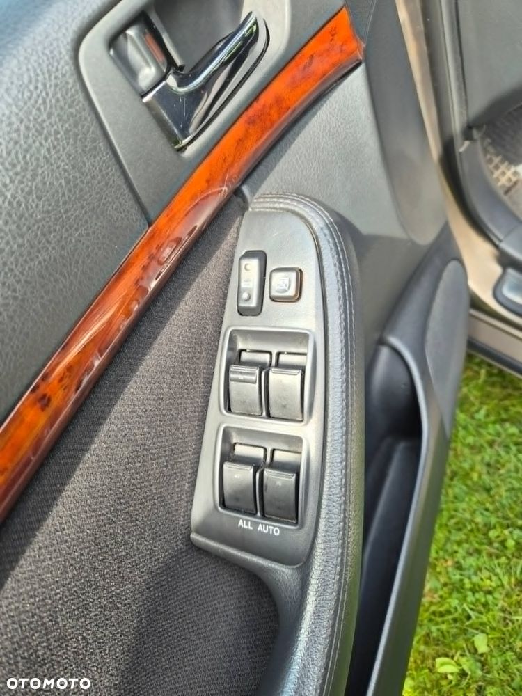 Toyota Avensis 2.2 D-4D Sol - 13