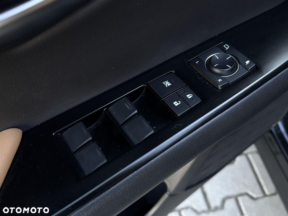 Lexus UX 250h GPF Business 2WD - 12