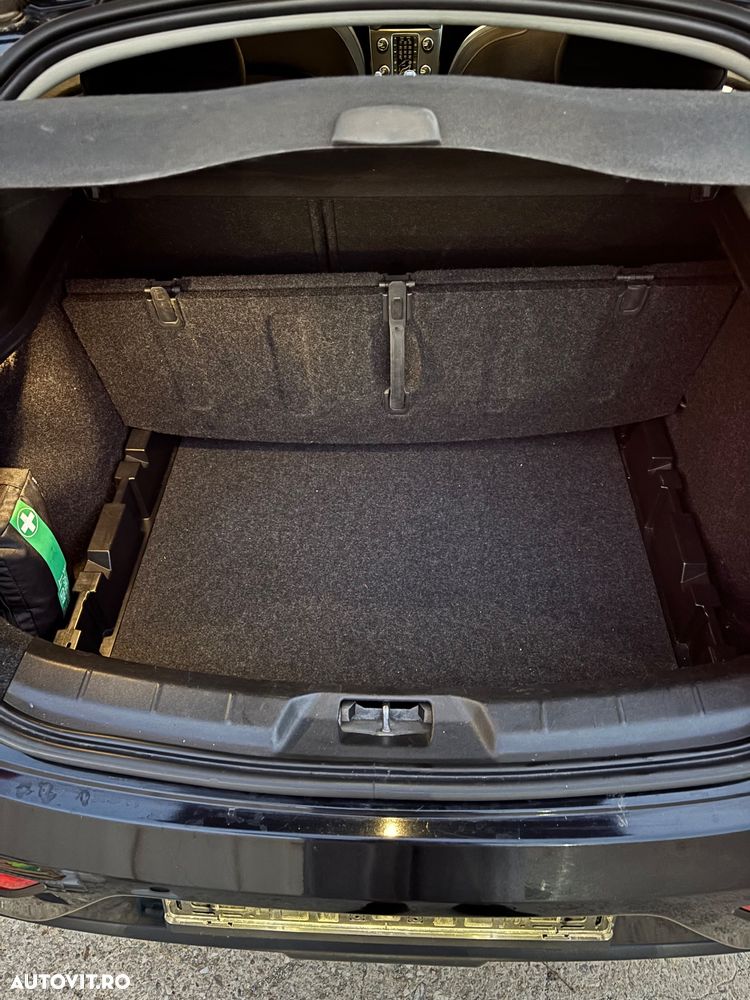 Volvo V40 D4 Momentum - 33