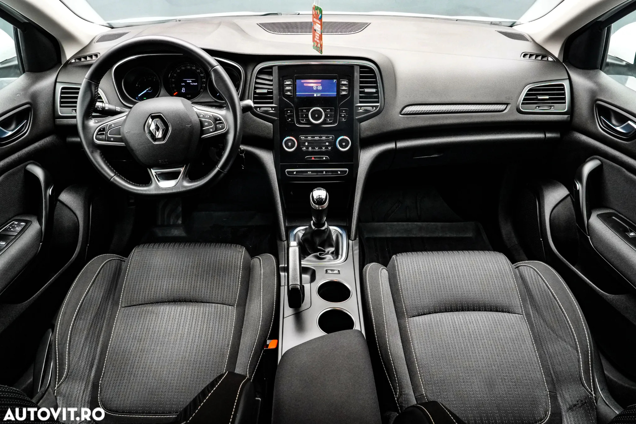 Renault Megane Blue dCi 116 Zen - 8