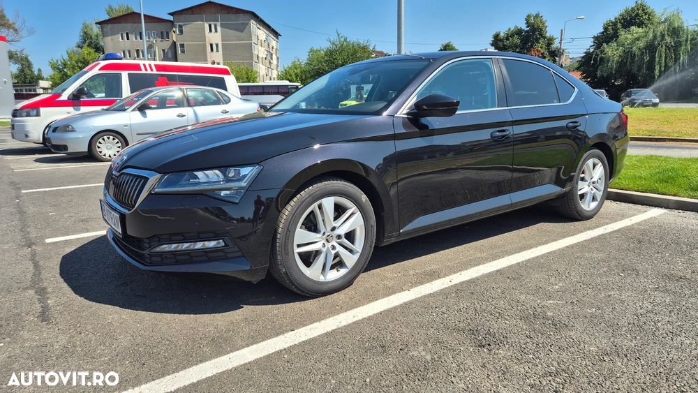 Skoda Superb 2.0 TDI DSG Ambition - 2