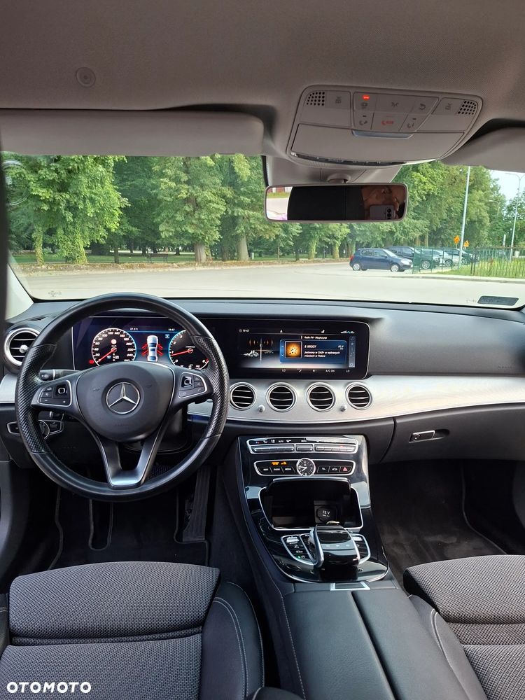 Mercedes-Benz Klasa E 200 9G-TRONIC - 27