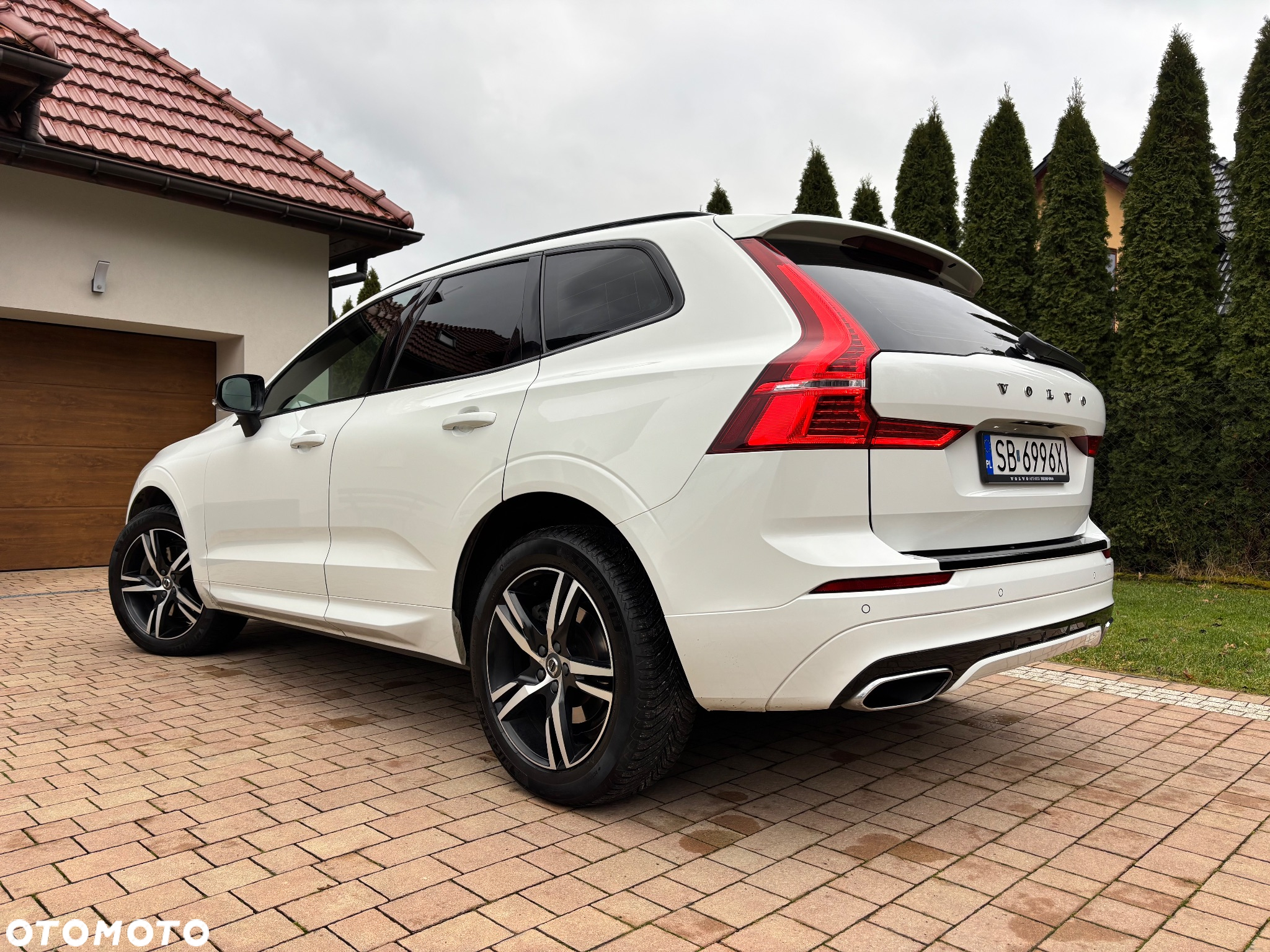 Volvo XC 60 D4 R-Design - 4