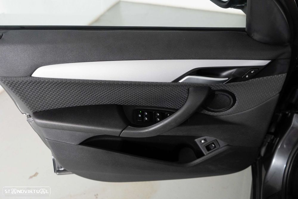 BMW X1 25 e xDrive Corporate Edition - 20