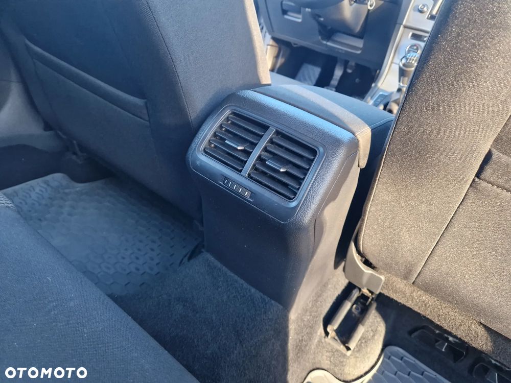 Volkswagen Golf 1.4 TSI BMT Comfortline - 17