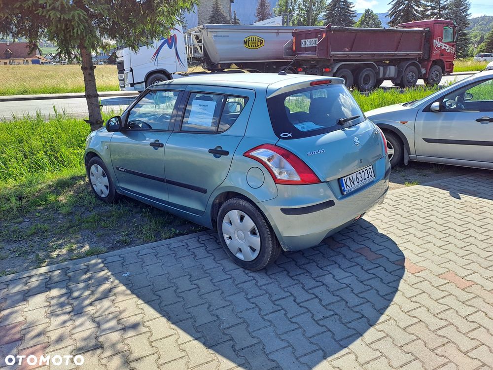 Suzuki Swift - 4