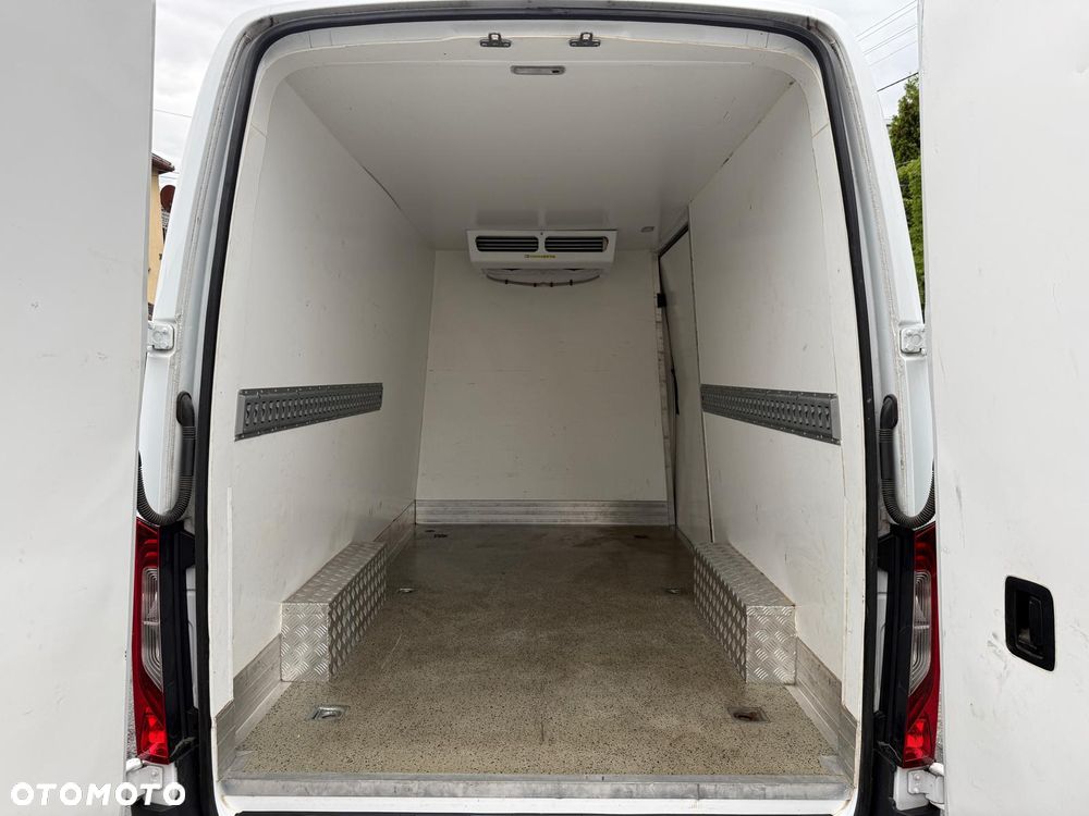 Mercedes-Benz SPRINTER - 18
