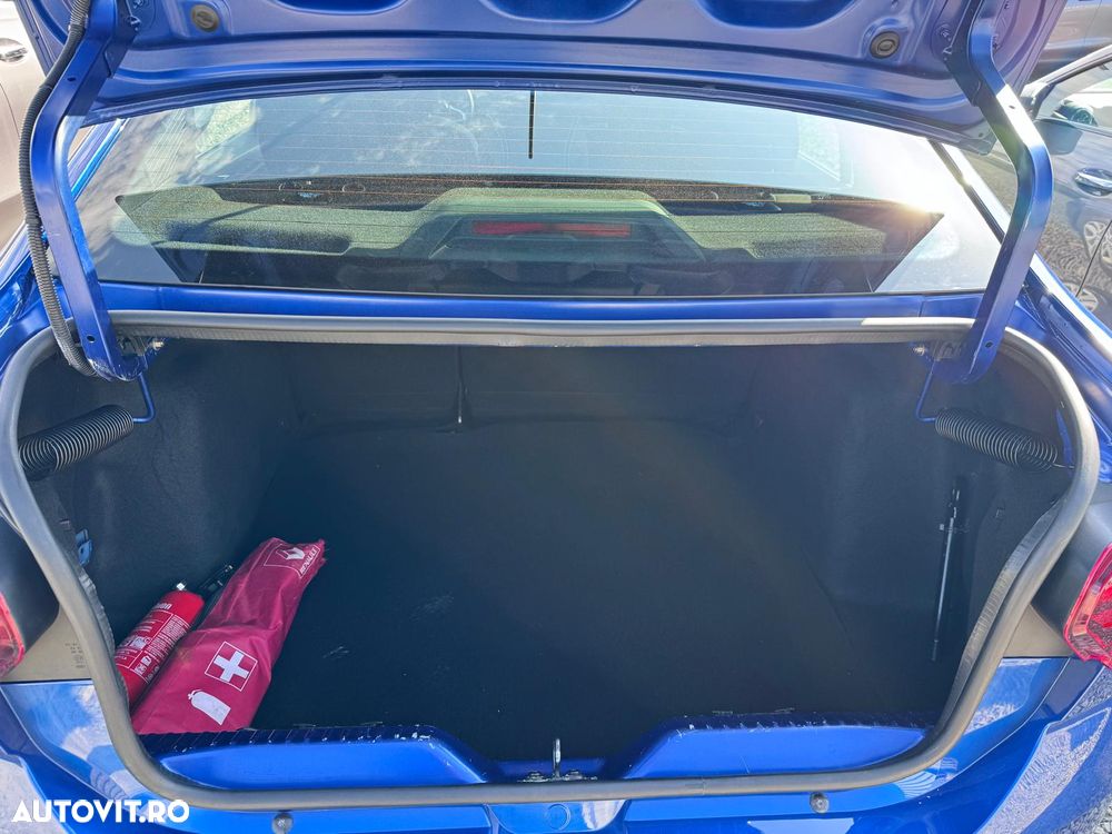 Dacia Logan TCe 90 Essential - 31