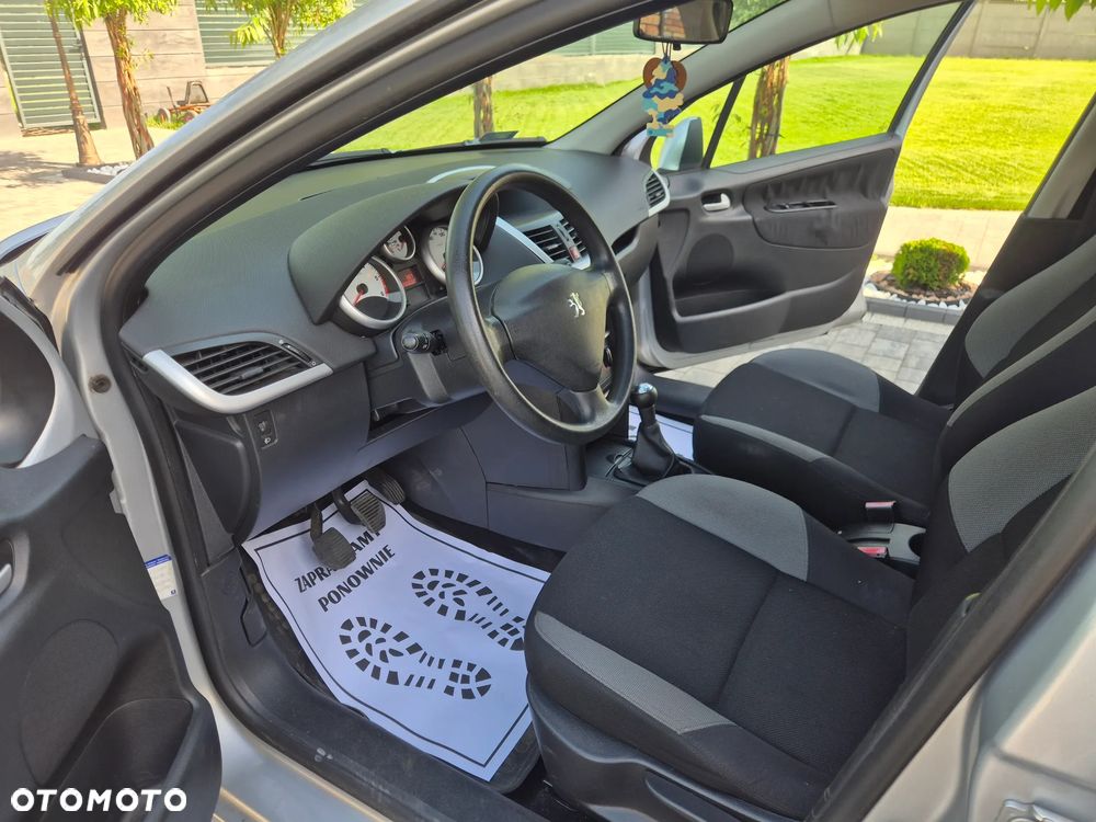 Peugeot 207 - 14