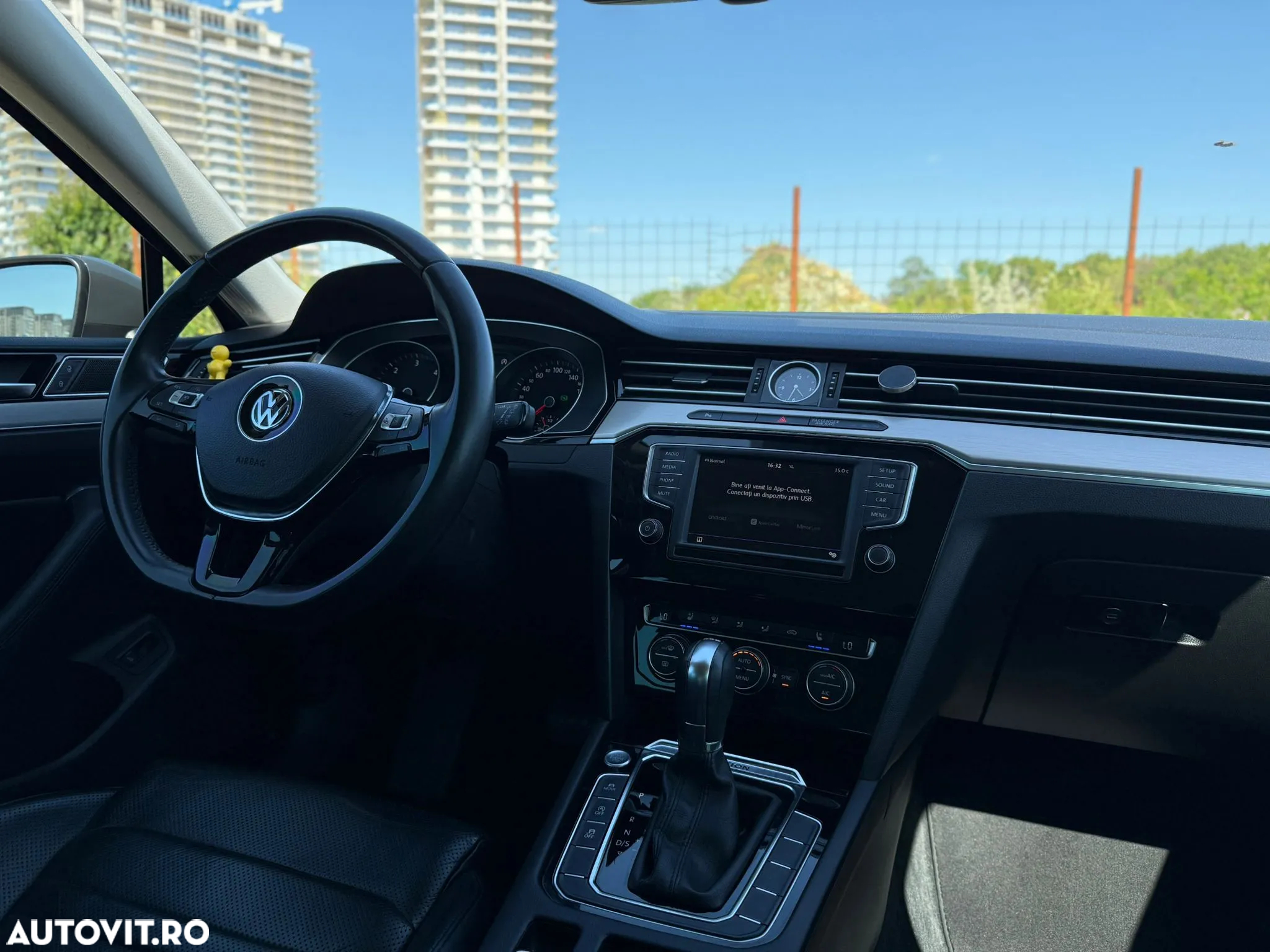 Volkswagen Passat Variant 2.0 TDI DSG 4Motion Highline - 24