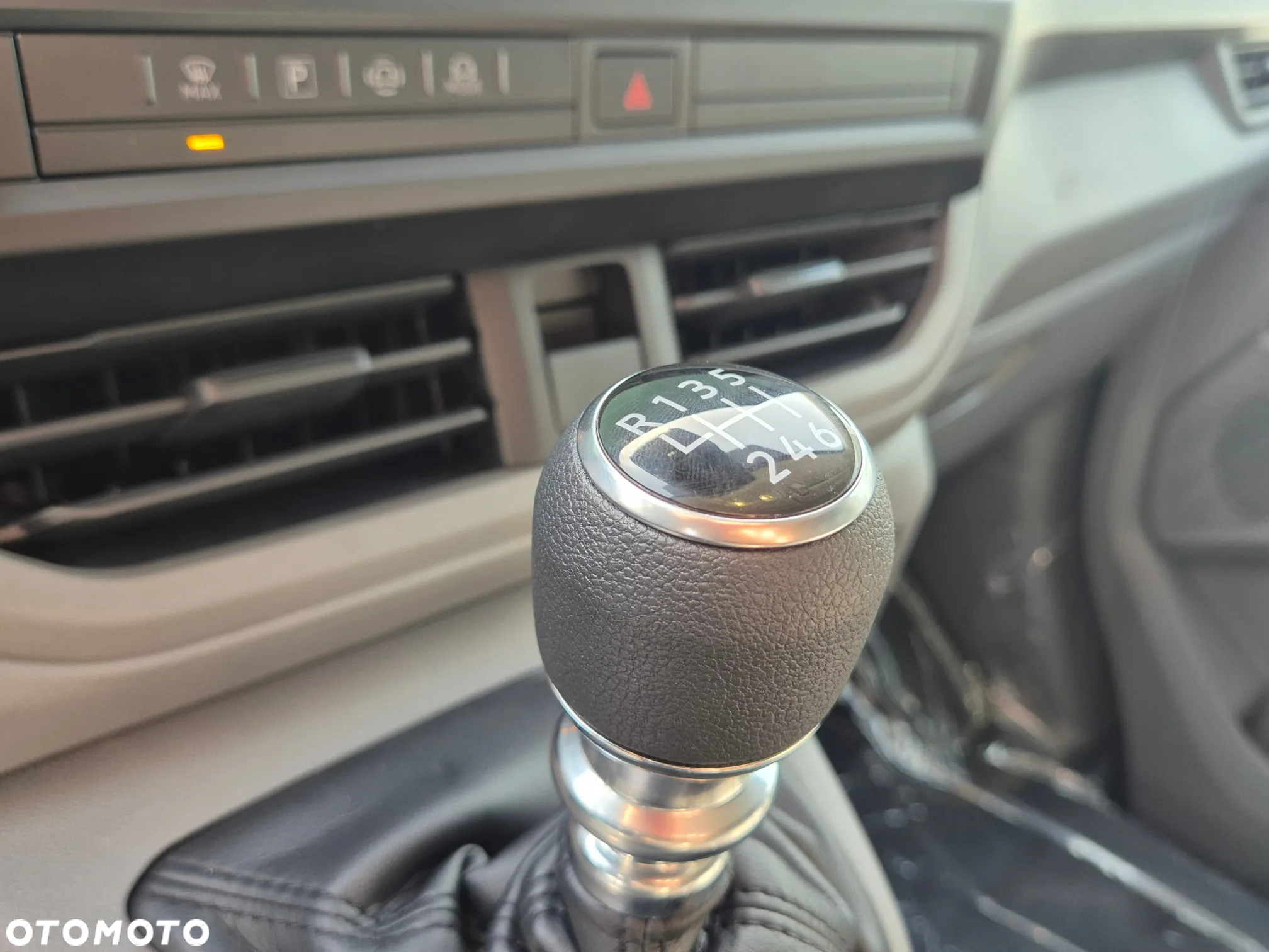 Volkswagen Transporter - 18