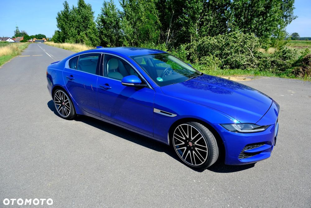 Jaguar XE 25t Prestige - 16