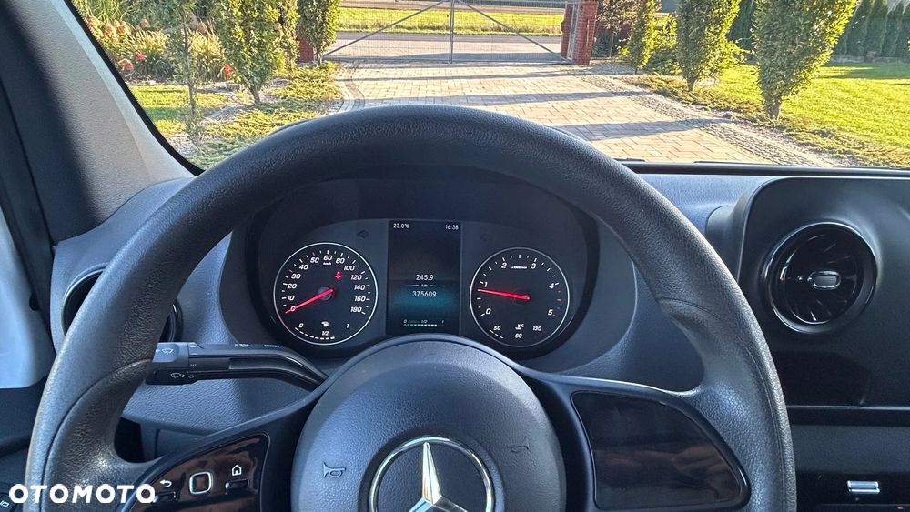 Mercedes-Benz Sprinter - 18