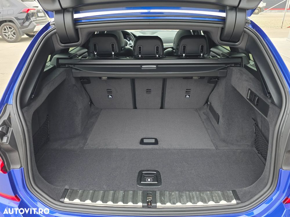 BMW Seria 3 330i xDrive AT - 25