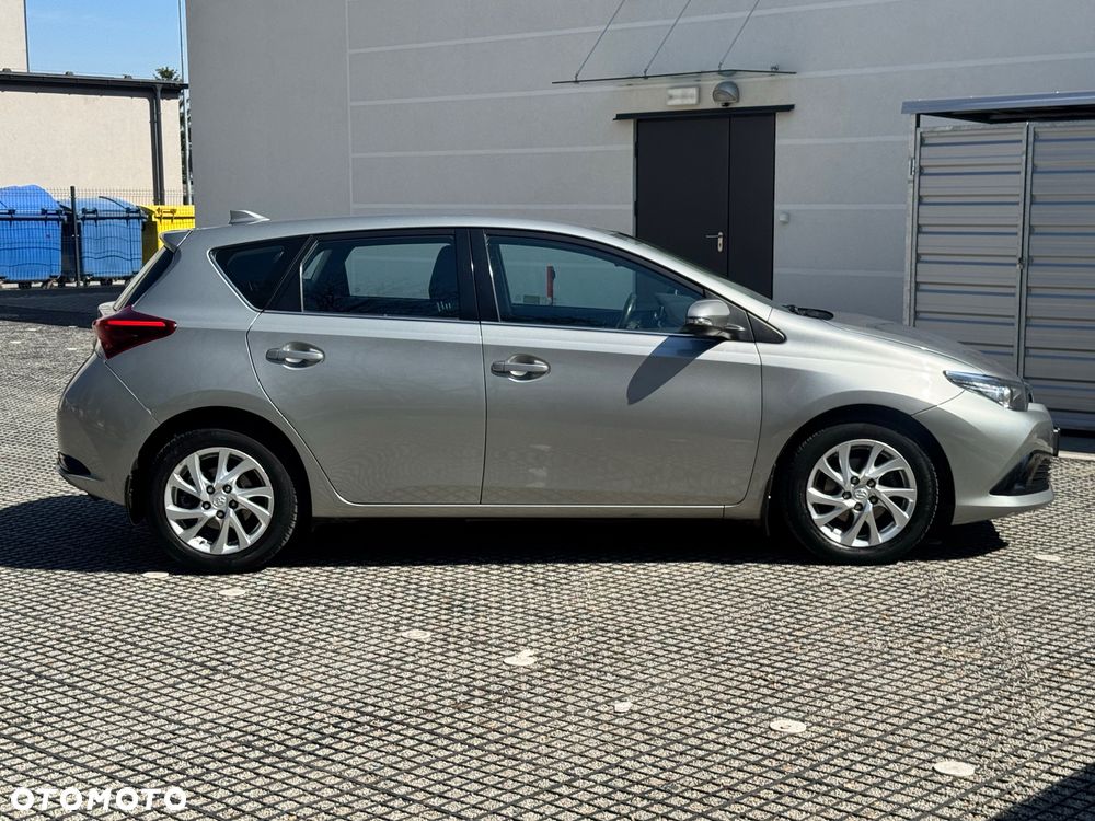 Toyota Auris 1.6 Premium MS - 15