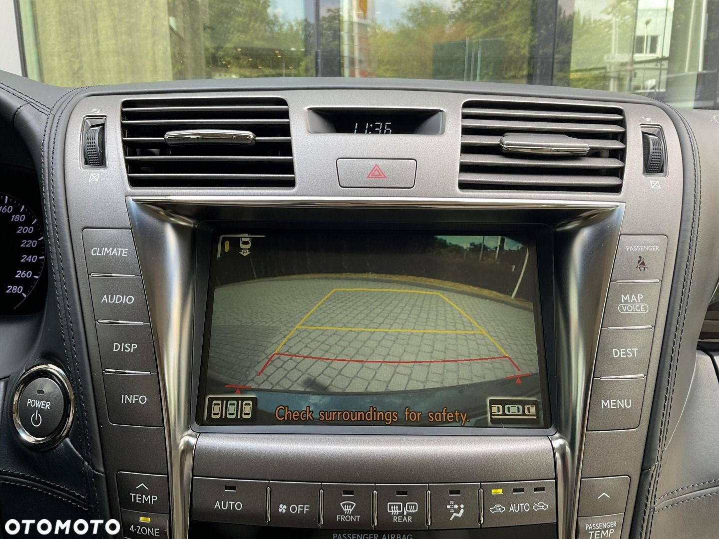 Lexus LS 600h Superior - 25