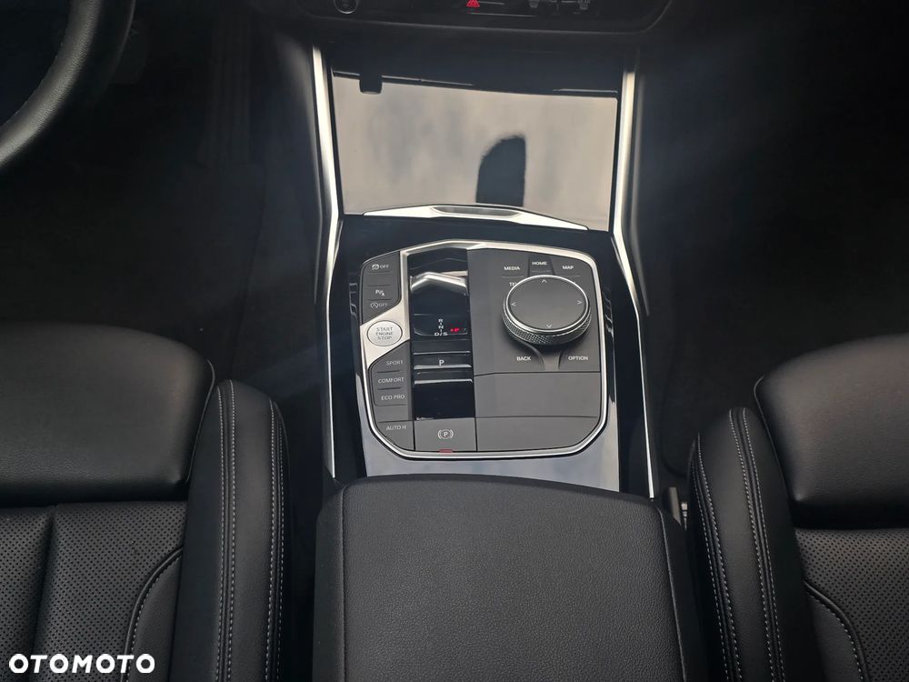 BMW Seria 3 318i - 10