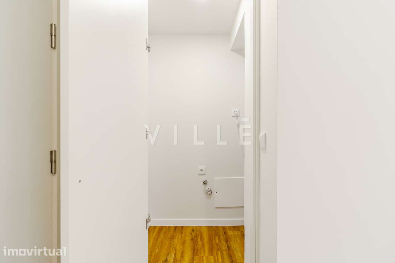 Escritório convertido em apartamento T0, centro de Aveiro - Grande imagem: 4/28