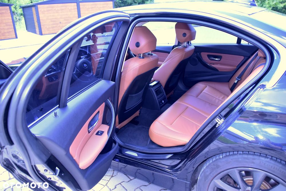 BMW Seria 3 320d Efficient Dynamic Edition Luxury Line - 20