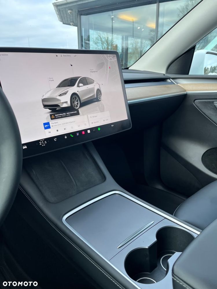 Tesla Model Y Long Range Dual Motor AWD - 11