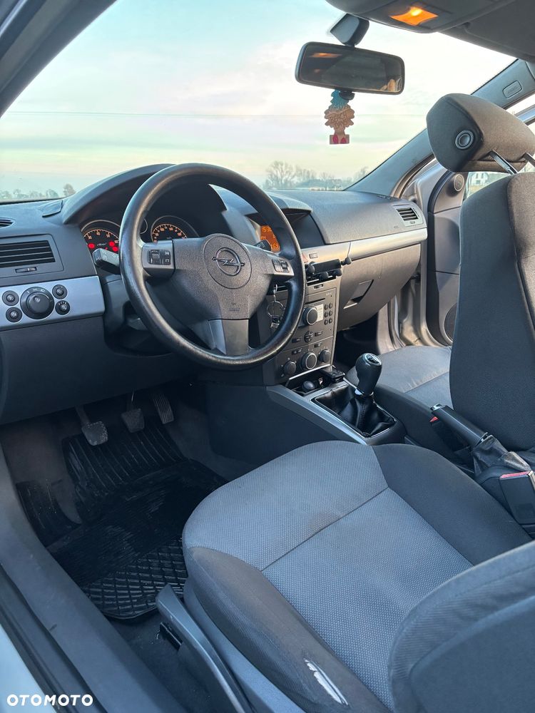 Opel Astra 1.6 Enjoy - 10