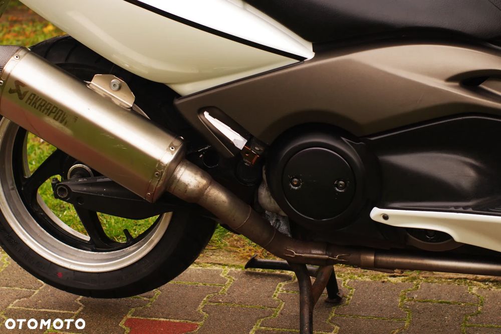 Yamaha Tmax - 12