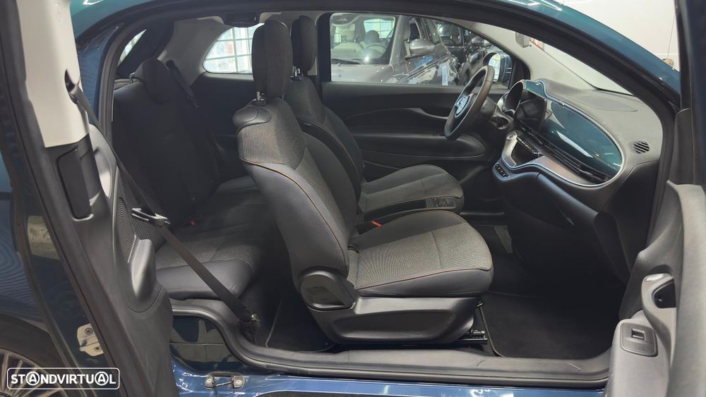 Fiat 500e 3 + 1 42kWh Icon - 30