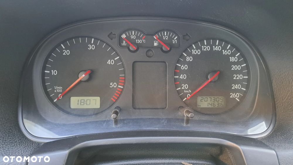 Volkswagen Golf 1.9 TDI Basis - 24