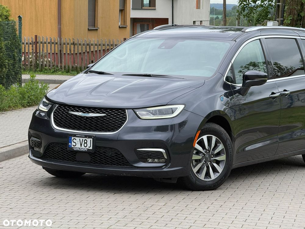 Chrysler Pacifica - 22