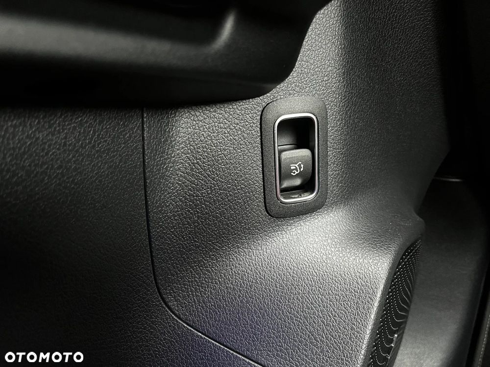 Mercedes-Benz GLA 250 4-Matic - 11