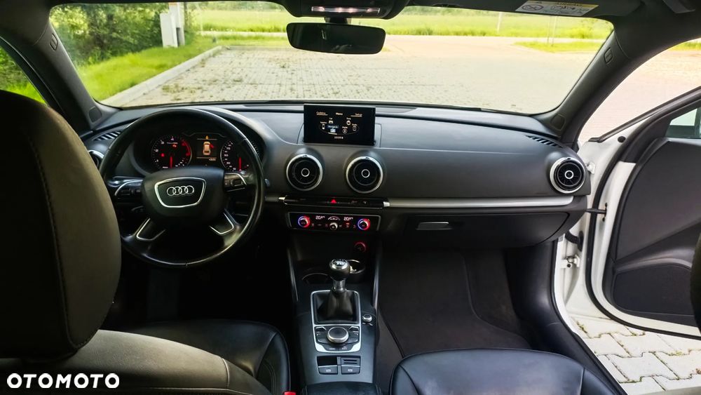 Audi A3 3-drzwiowe 1.6 TDI clean diesel Ambiente - 11